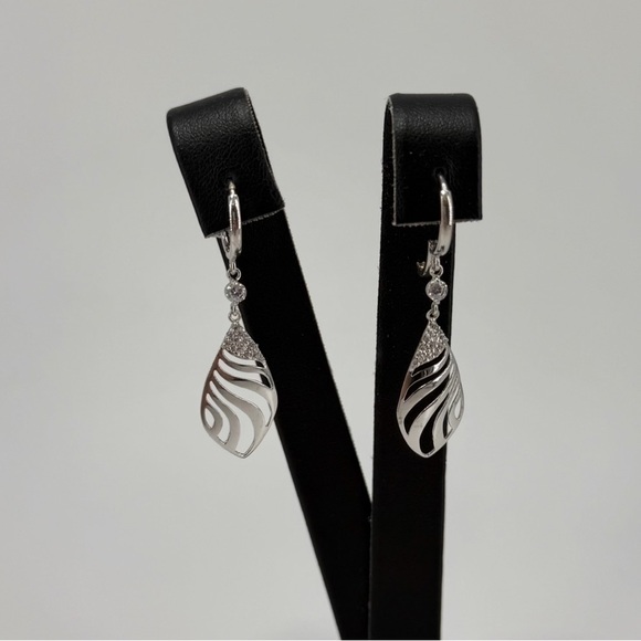 14K White Gold CZ Leaf Dangle Huggie Hoop Earrings 2g Solid Gold Drop New - Picture 2 of 8